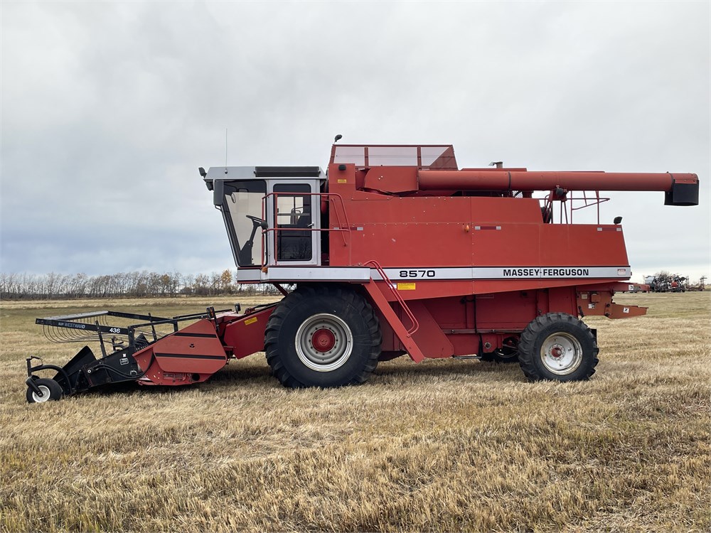 Dunkle Auction Services Inc 1993 MASSEY FERGUSON 8570 Rotary Combine Dunkle Auction Services Inc 1993 MASSEY FERGUSON 8570 Rotary Combine