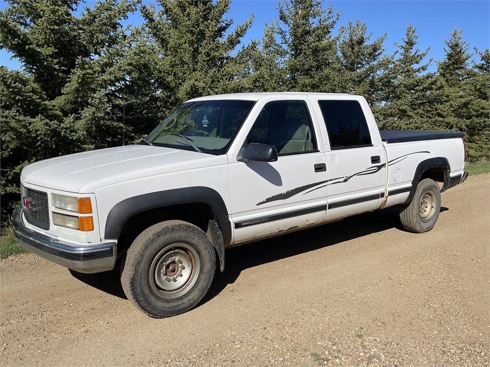 Dunkle Auction Services - 2000 GMC 2500 Crew Cab Truck, 4X4, 230,871 KM ...