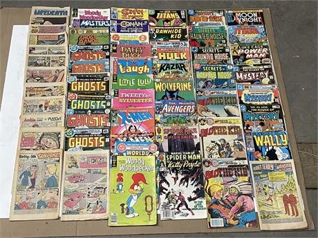 Dunkle Auction Services - Large Quantity of Assorted Vintage Comic Books