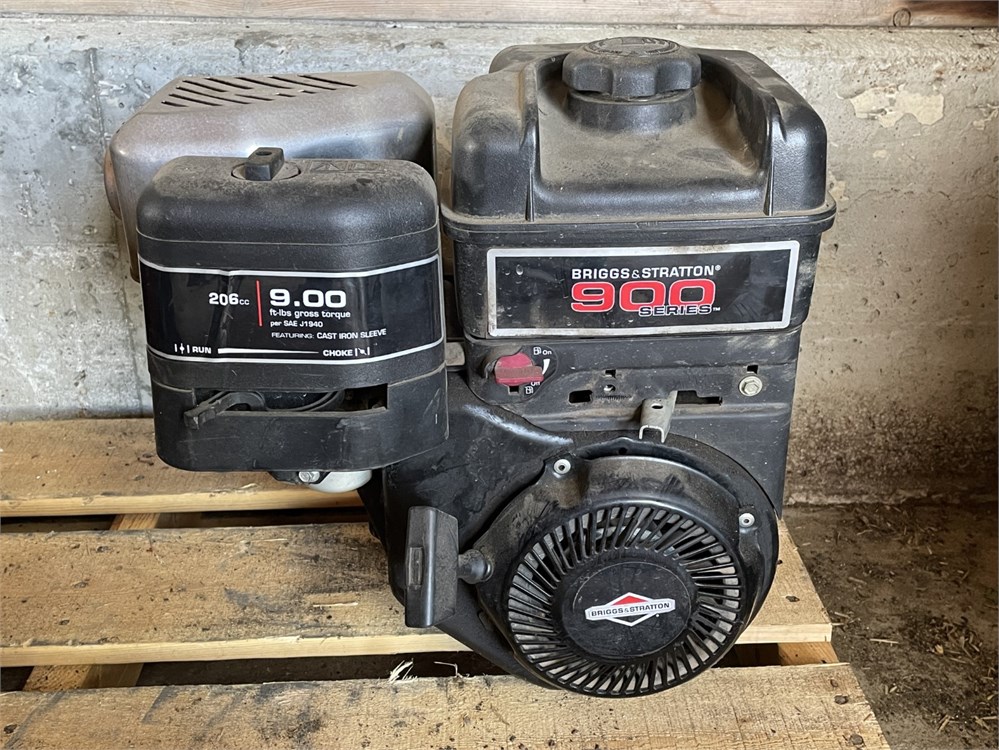 Dunkle Auction Services Inc. - BRIGGS & STRATTON 900 Series 9 HP. Gas ...